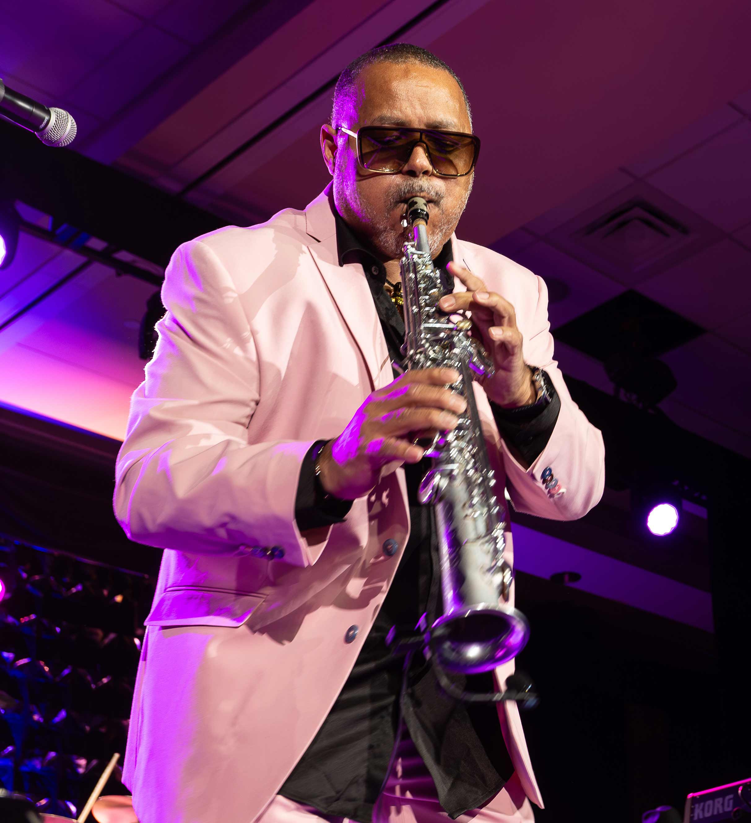 Najee — tour alerts on Yoink
