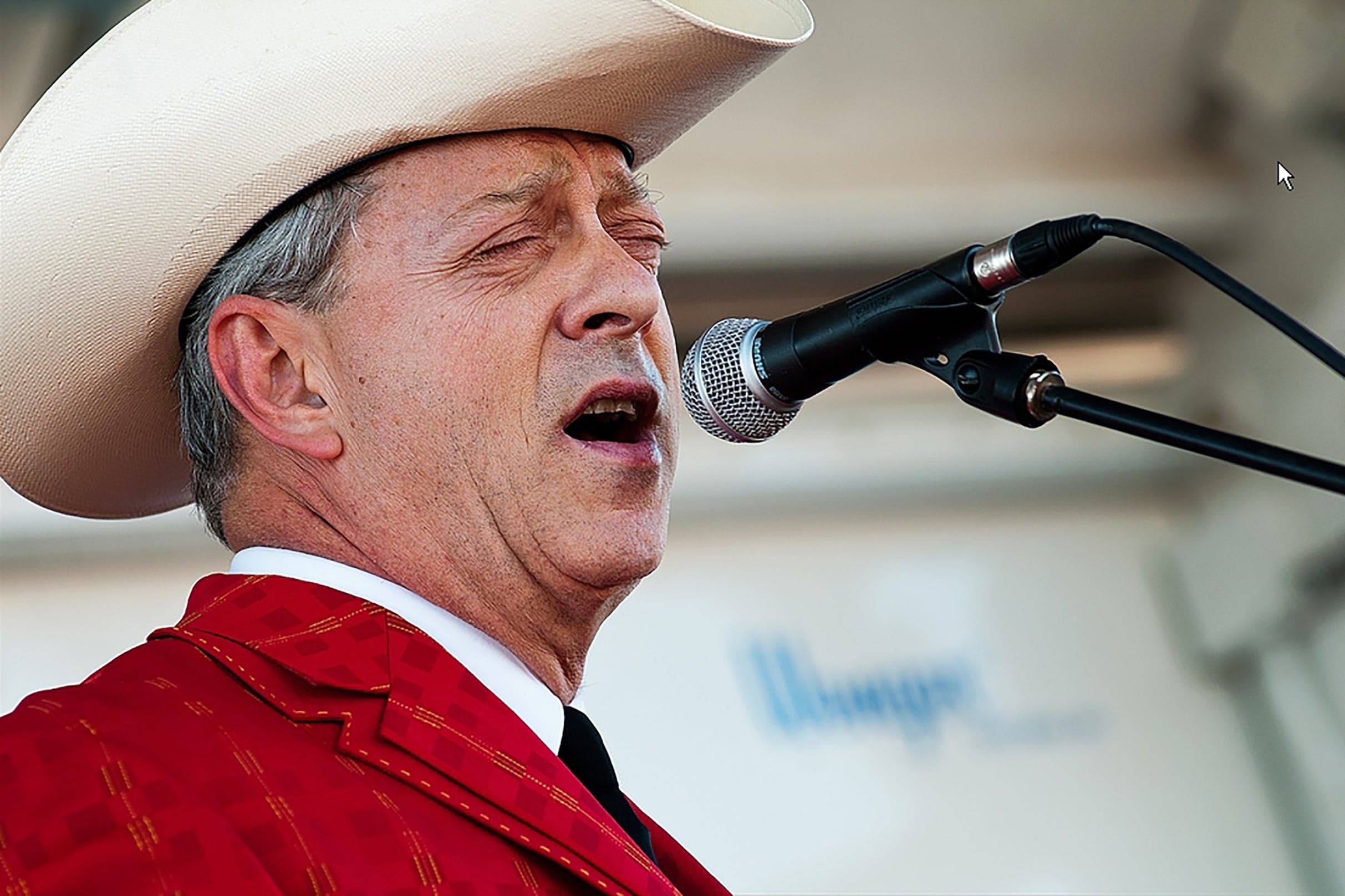Junior Brown — 3 upcoming tour dates and ticket alerts on Yoink