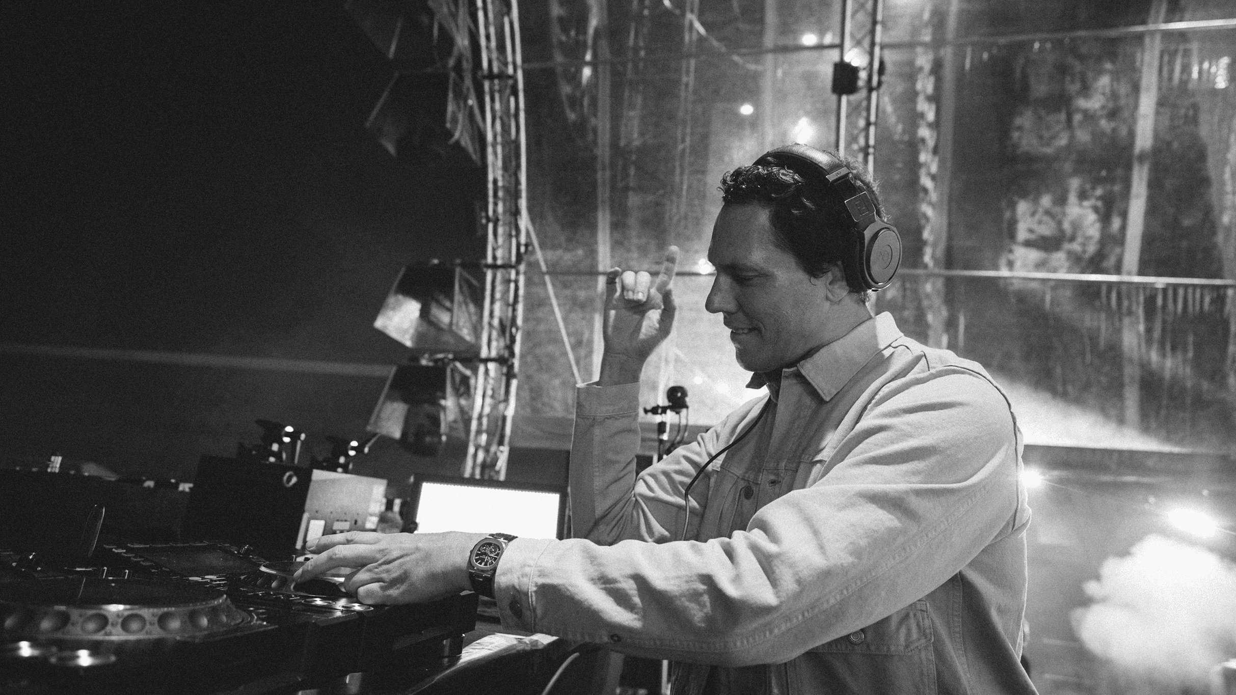 Tiësto — tour alerts on Yoink